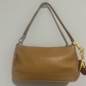Vintage Y2k Coach demi hampton shoulder bag Butterscotch tan